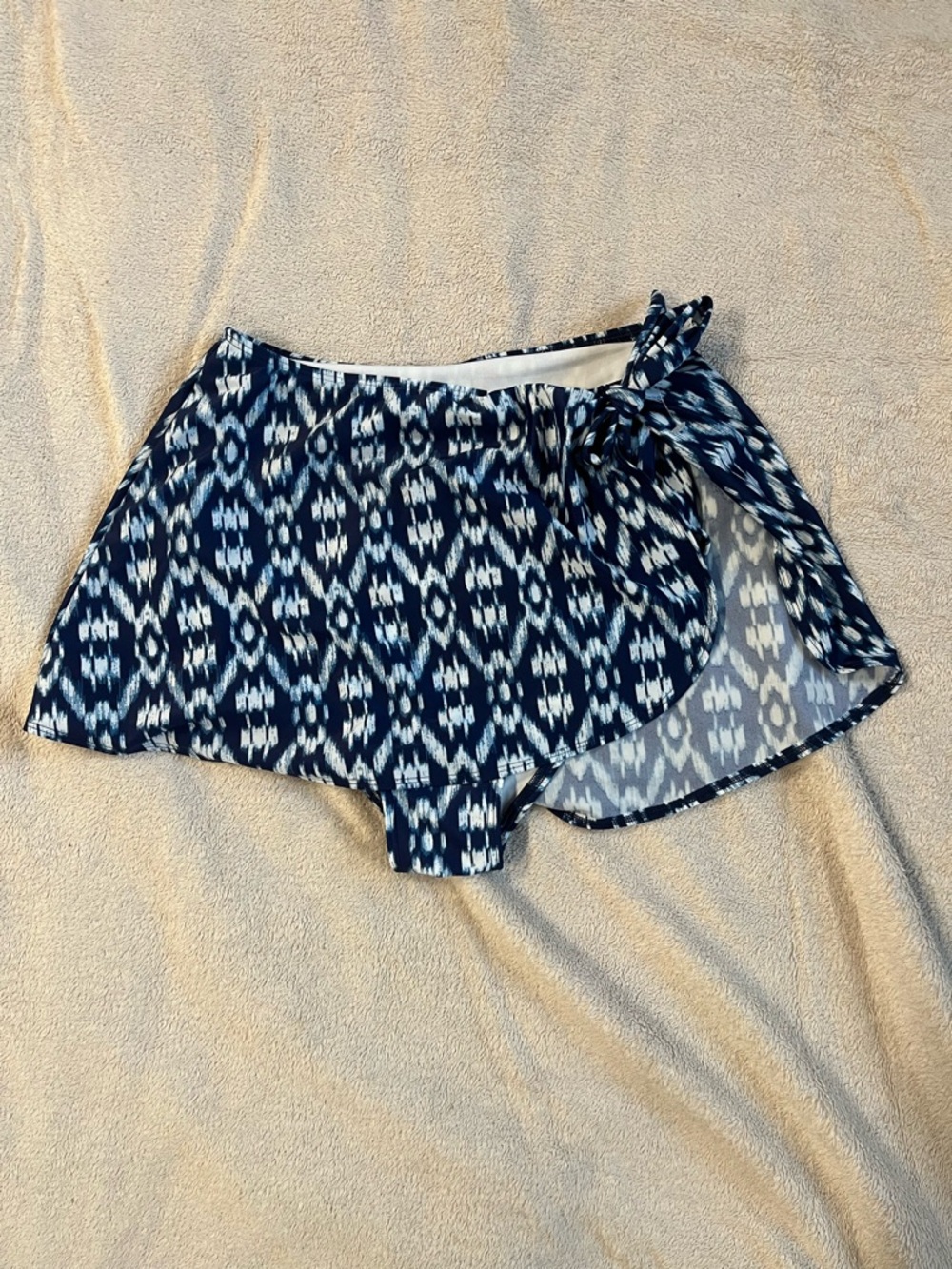 Old Navy Women’s Blue Swim Skirt Faux Sarong XS NWOT Built-in Bottoms Ikat Print